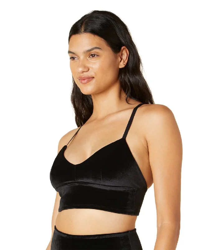 beyond-yoga-vip-long-line-bra-8210764-black