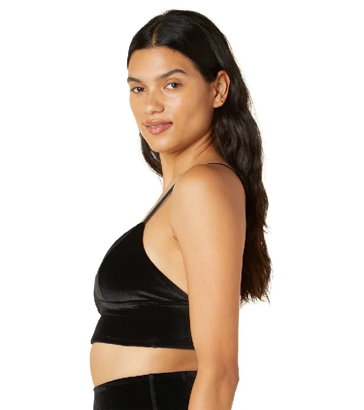 beyond-yoga-vip-long-line-bra-8210764-black