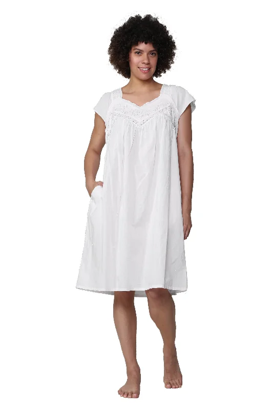 La Cera 100% White Cotton Embroidered Sweetheart Chemise