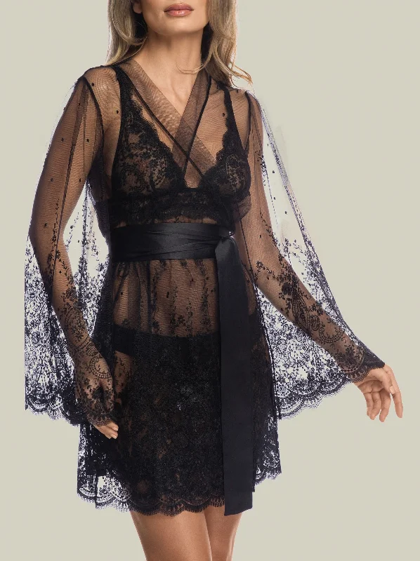 Short Lace Robe in Noire