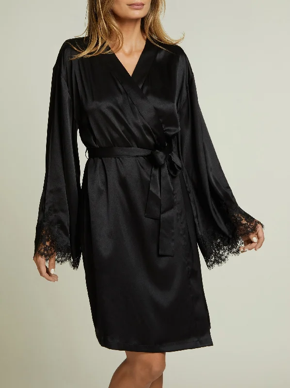 Robe in Black